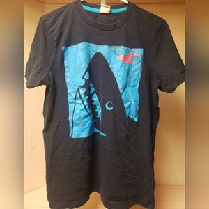 Hollister graphic tee-shark